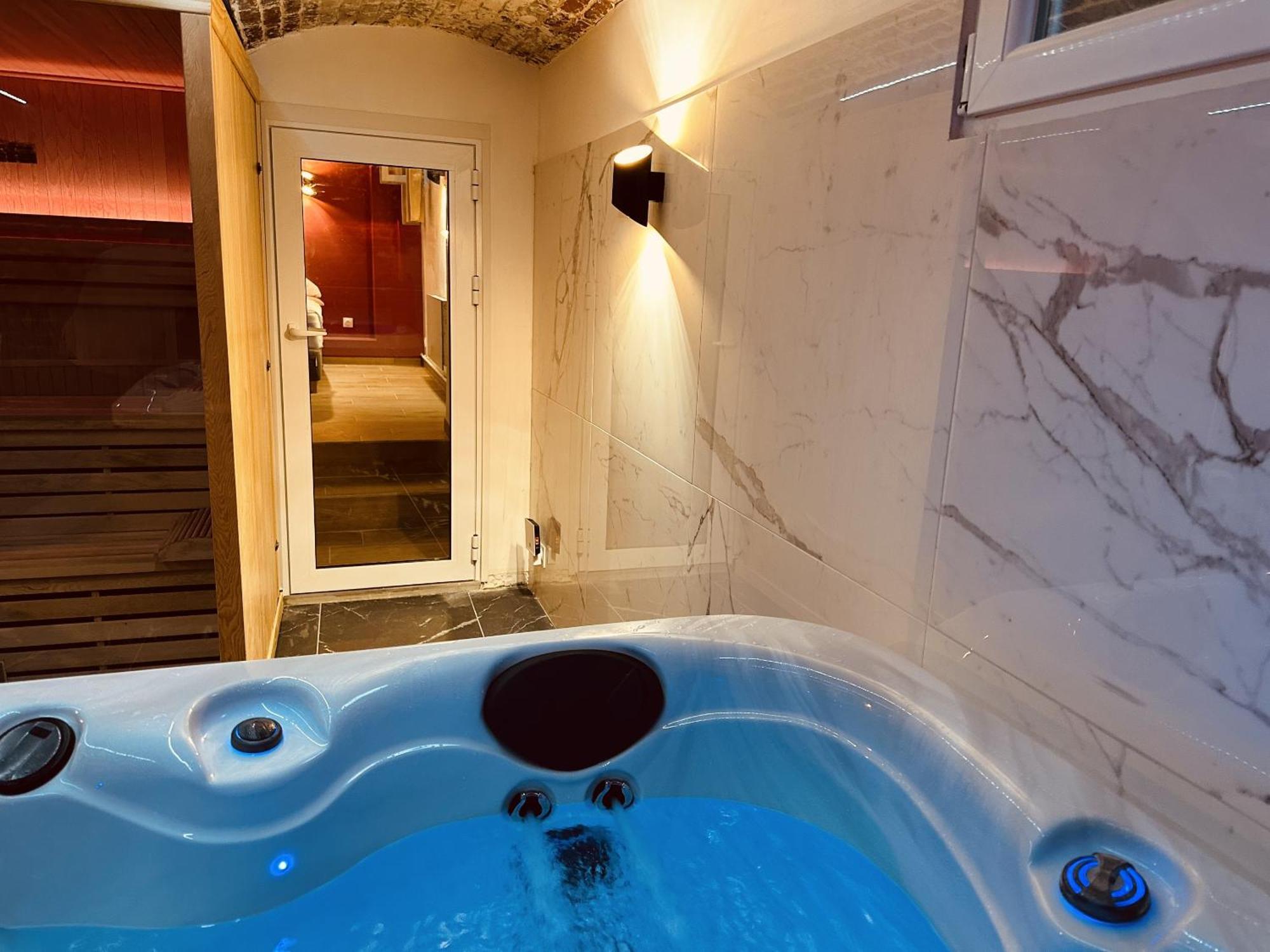 Le Bijou - Appartement, Sauna Et Jacuzzi - リール エクステリア 写真